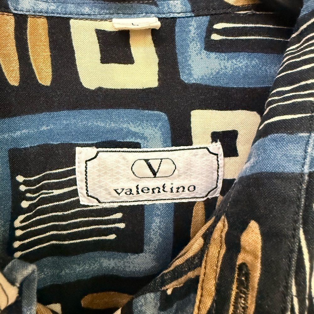 Valentino Vibrant Geometric Short-Sleeve Shirt - Blue & Cream - Picture 3 of 4